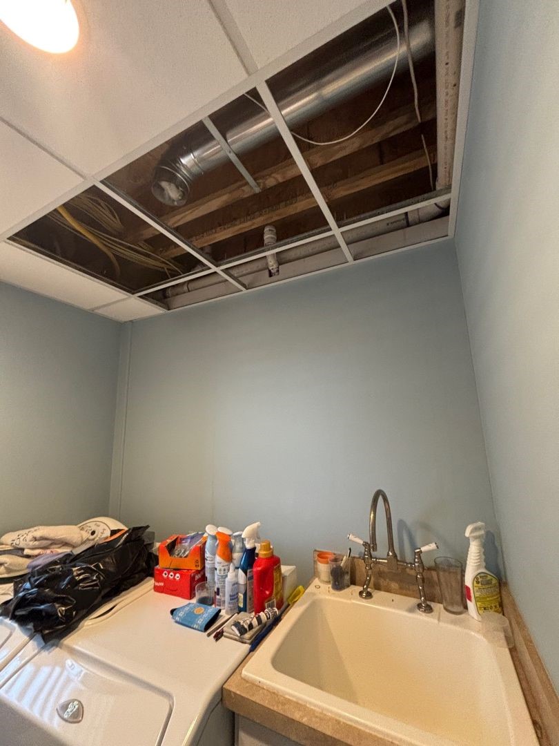Water extraction and drying after burst pipe in Harrison Township